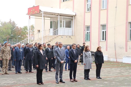 10 Kasım Atatürk'ü Anma Gününde Çelenk Töreni Gerçekleştirildi