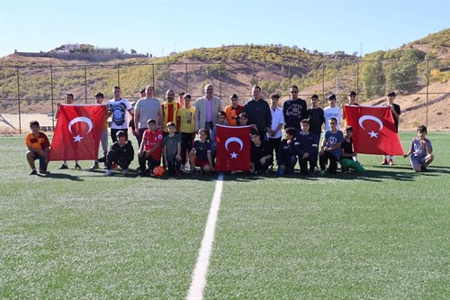 Kaymakam Sayın Hüseyin Remzi Konak Futbol Maçı Etkinliğinde Öğrencilerle Bir Araya Geldi 