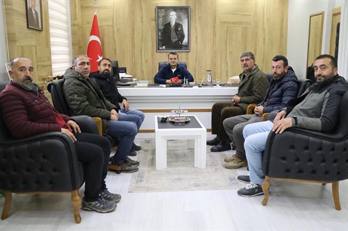 Kıymetli Hemşehrilerimiz Kaymakamımız Sayın Hüseyin Remzi KONAK ‘ı Makamında Ziyaret Ettiler